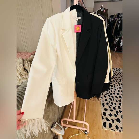 Chic Black and White Women's Blazer - NWT - Picture 3 of 5